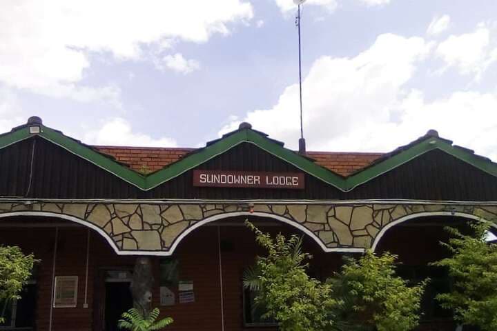 Sundowner Lodge photo 1