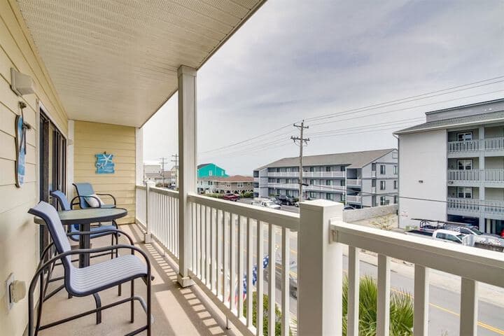 Grove Pointe 201 photo 4