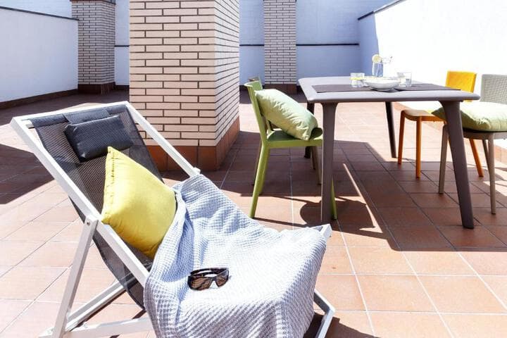 Feelathome Plaza Apartments photo 4