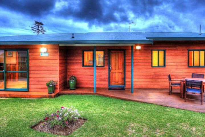Endeavour Lodge photo 2