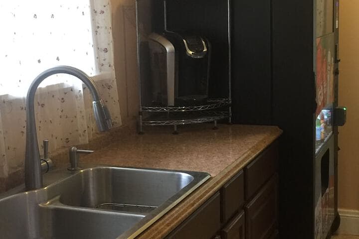 JARVIS Edgewater Park & Beach 5BD Villa photo 3