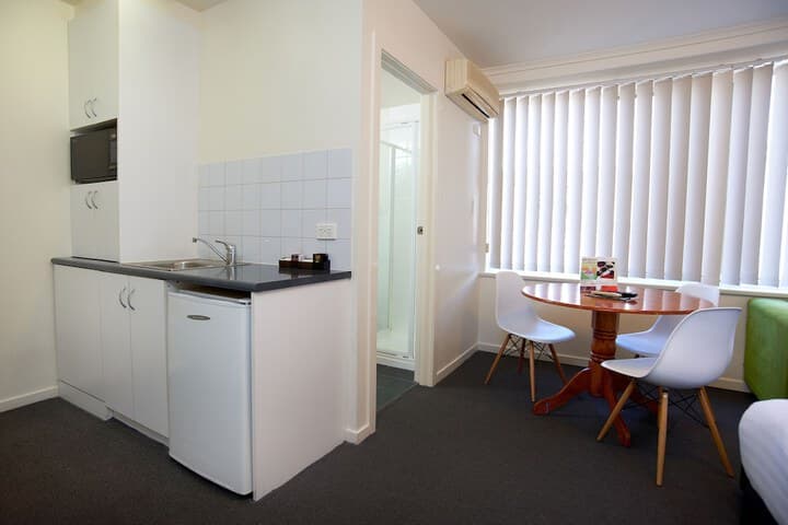 City Edge Serviced Apartments East Melbourne photo 5