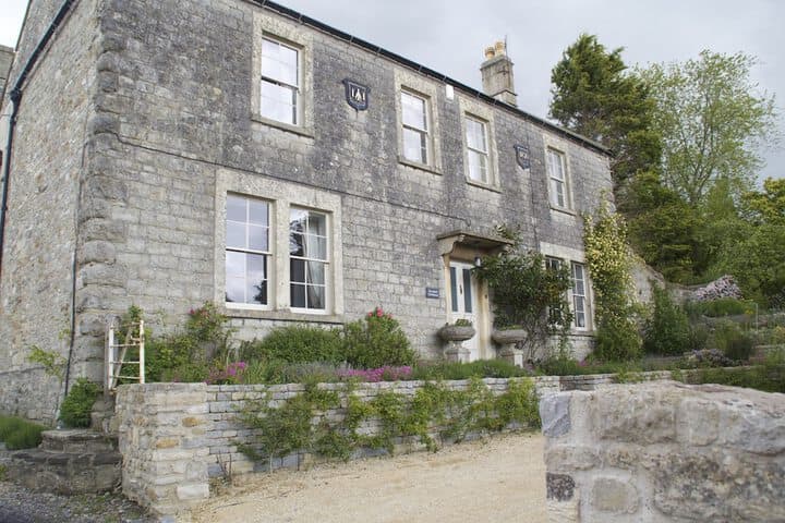 Kelston destination view