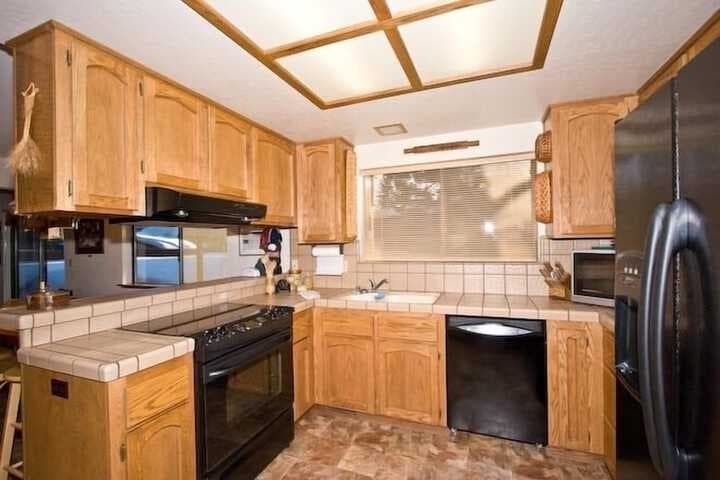 2485 Tepee Ct. photo 2