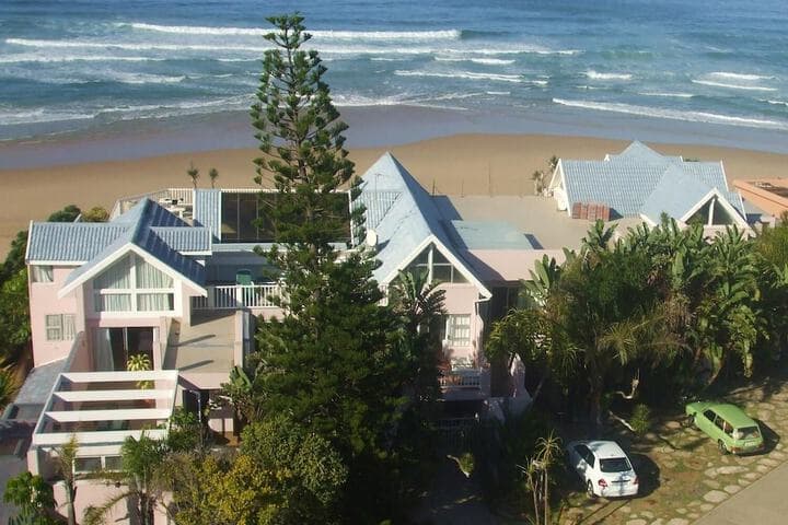 The Pink Lodge on the Beach photo 3