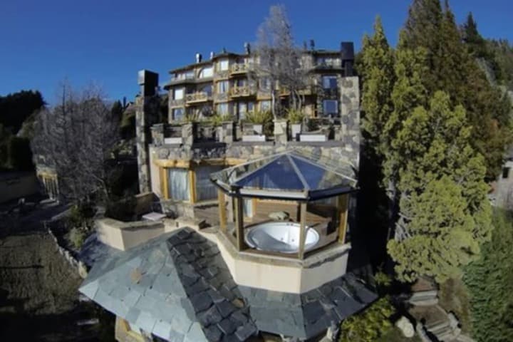 Lirolay Suites photo 2