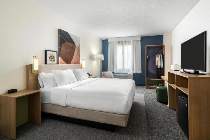 Spark by Hilton Cincinnati Fairfield photo 1