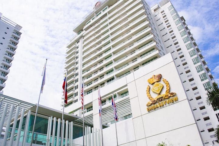 Brunsfield Embassyview Condosuite photo 4