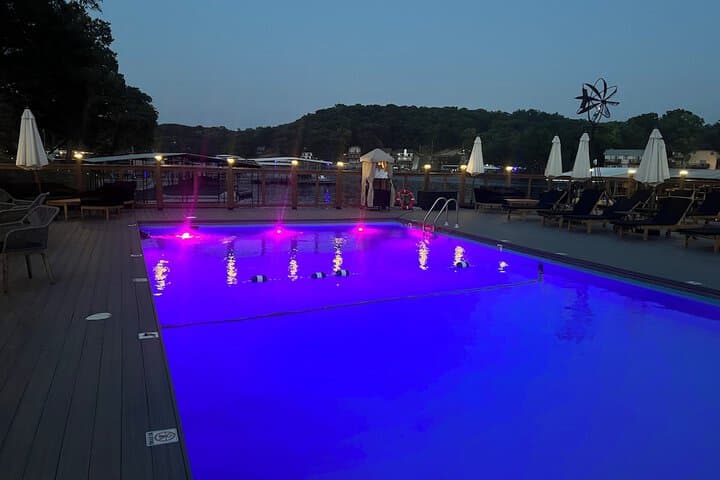 Lakeview destination view