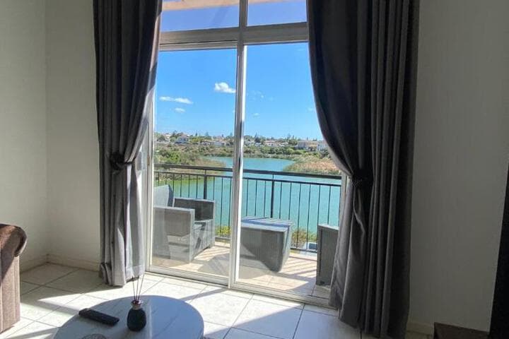 Century on Lake Apartment photo 5