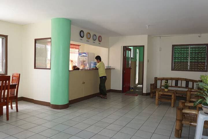 Friendlys Guesthouse photo 4