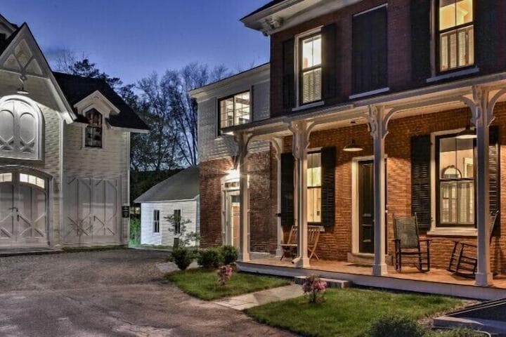 The Burrell House photo 2