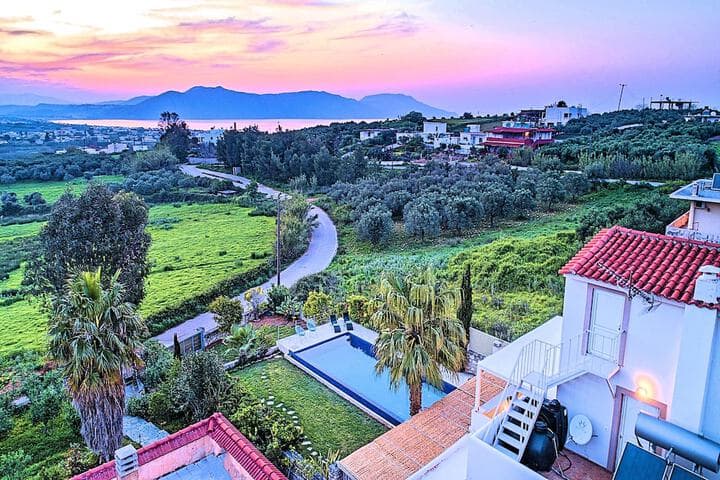 Cretan Mansion with Heated Swimming Pool photo 3