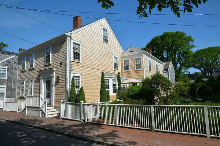29 India House photo 3