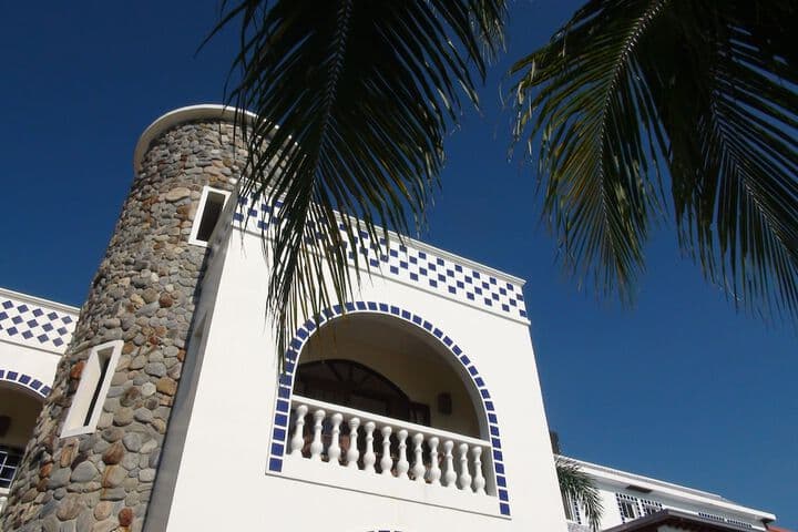Squares Cafe&Apartments photo 3