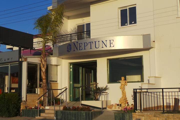 Neptune Hotel Apartments photo 3