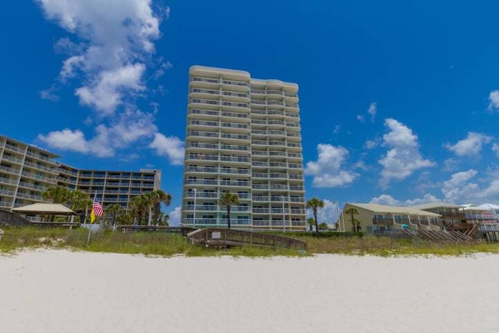 Tradewinds Condos by Hosteeva photo 2