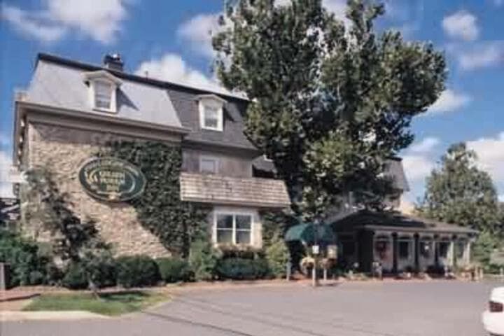 Golden Plough Inn at Peddlers photo 3