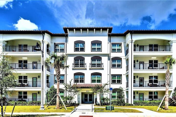 Vista Cay Resort by Millenium at Universal Blvd photo 4