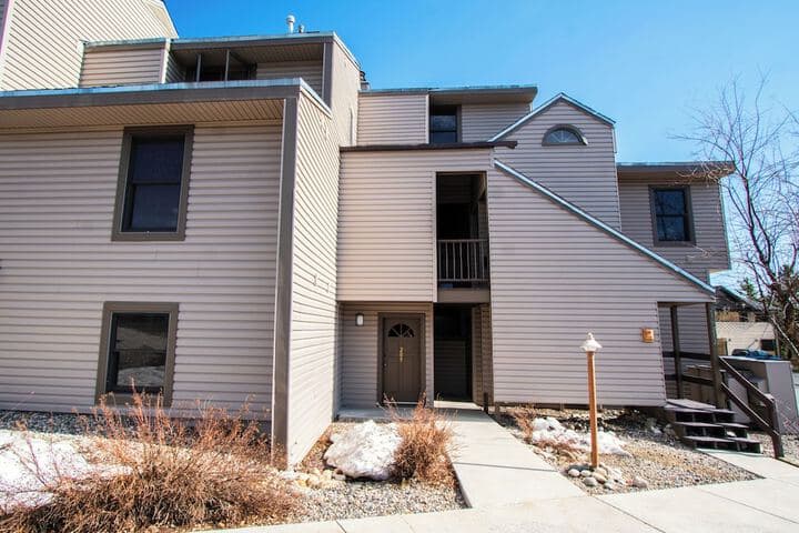 Sunburst Condominiums photo 2