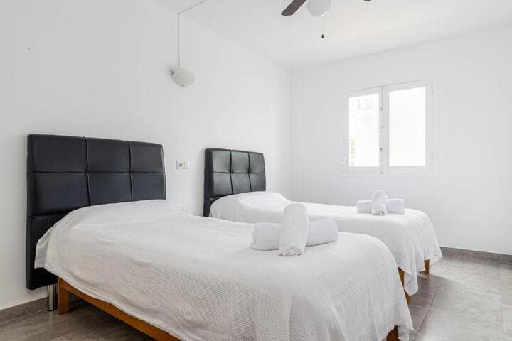 Acapulco Apartments photo 1
