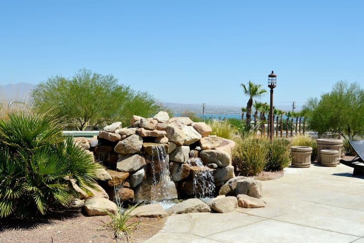 Gorgeous 3BD Havasu Home with Lake View photo 2