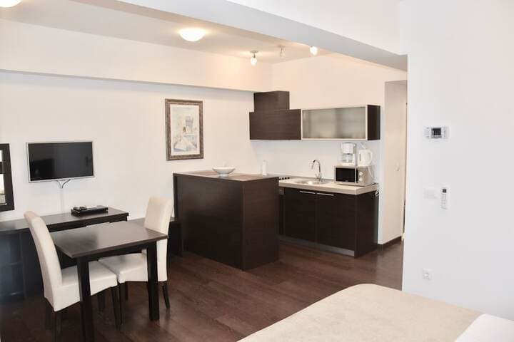 Celenga Apartments with free offsite parking photo 3