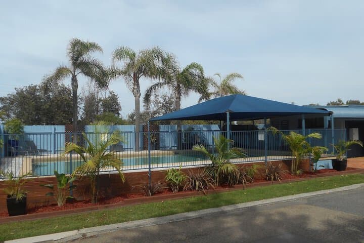 Two Shores Holiday Village photo 5