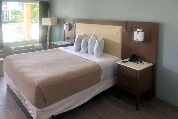 Rodeway Inn photo 1