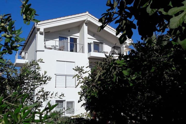 Refresh Boutique Apartments photo 2