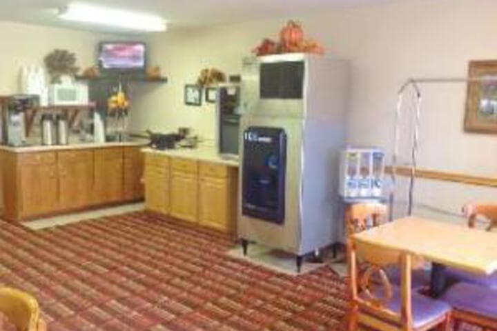 Americas Best Value Inn photo 1
