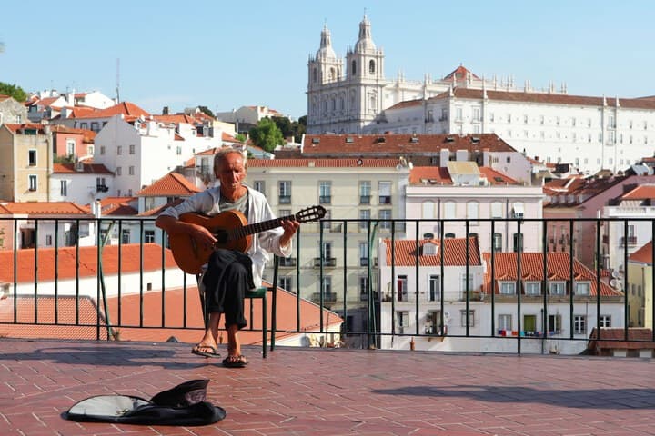 Alfama Yellow House photo 4