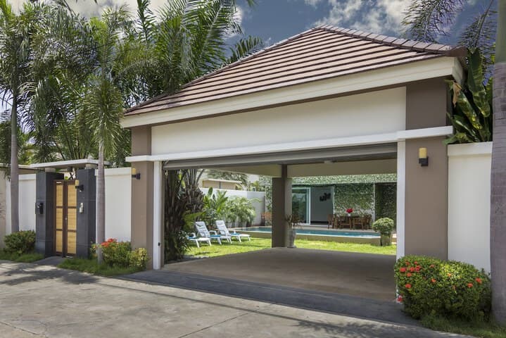 Tropicana Pool Villa photo 4