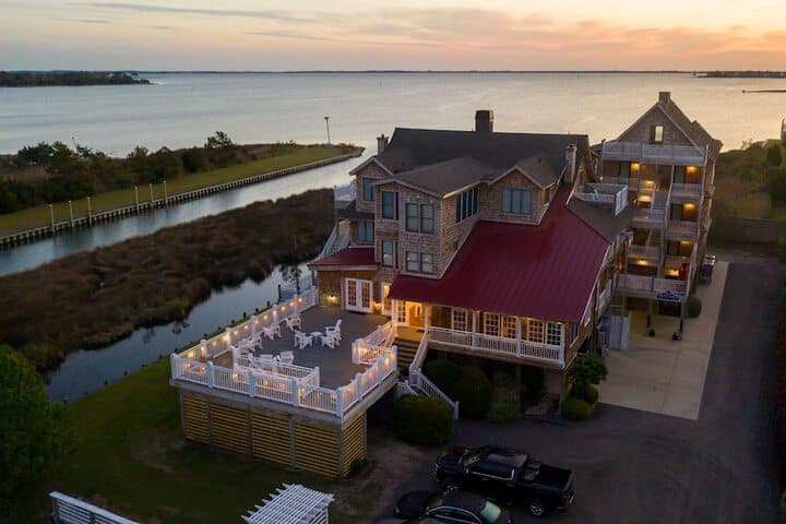 The Burrus House Inn Waterfront Suites photo 2