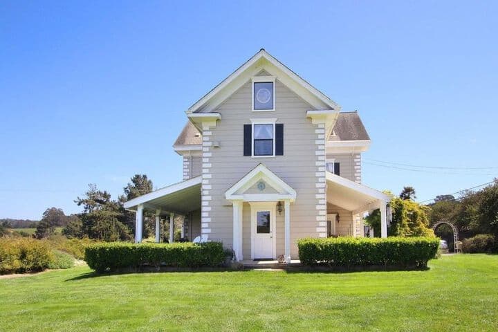 Aptos Hills-Larkin Valley destination view
