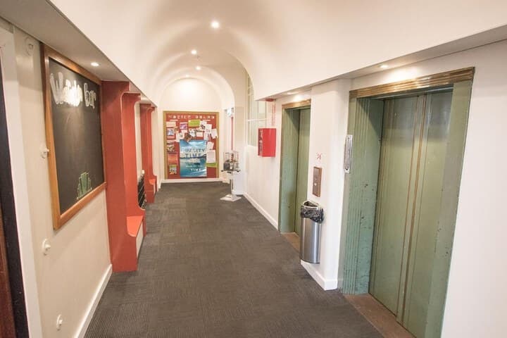 Hotel Waterloo & Backpackers photo 3