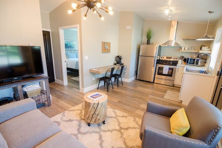 Colony Suites photo 1