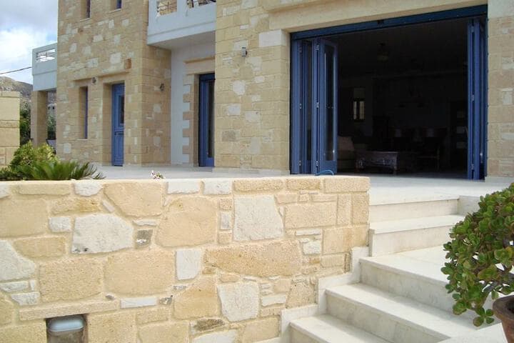 Thealia photo 2