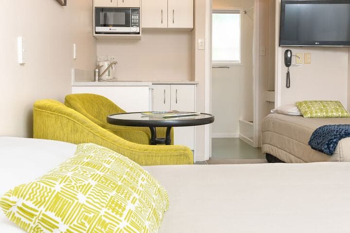 Outrigger Motel photo 3