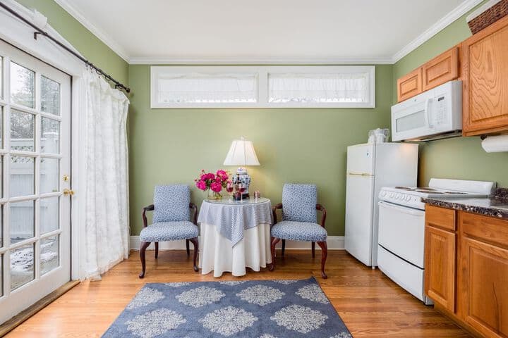 Simsbury 1820 House photo 3