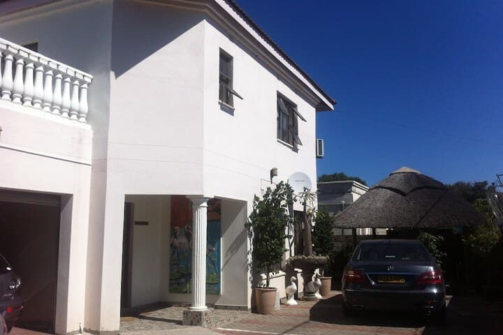 Upper Room Guest House photo 3