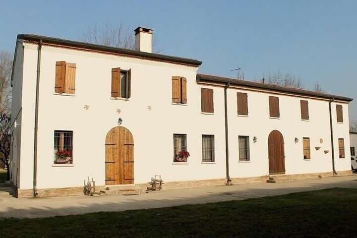 Bagnolo San Vito destination view