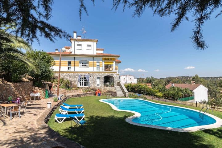 Casa Rural Casa Valdecaballeros photo 2
