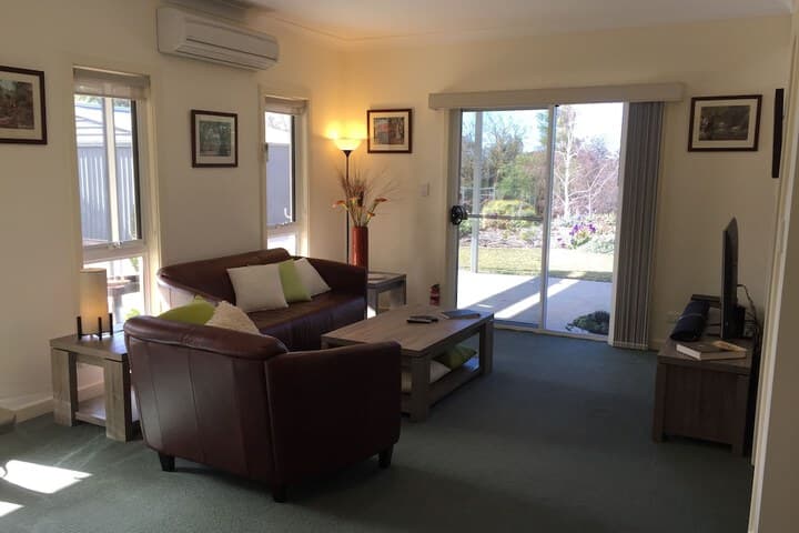 Lyreens Apartment B&B photo 4