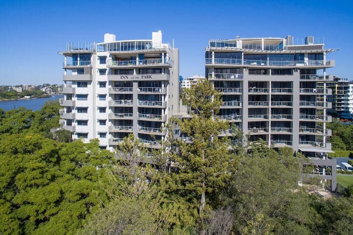 Inn on the Park Apartments photo 4