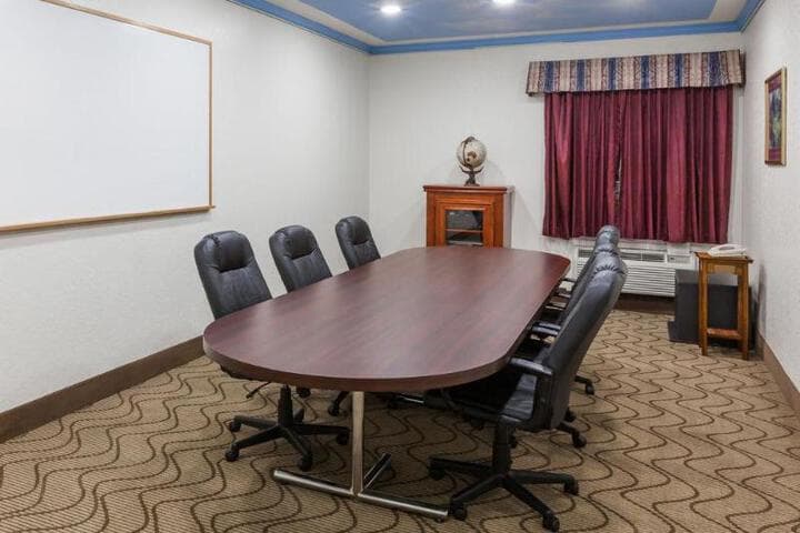 Baymont Inn & Suites Seabrook Kemah photo 4