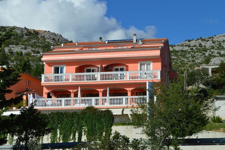 Amari Apartments photo 2