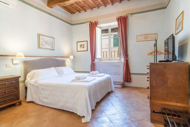 Montepulciano destination view