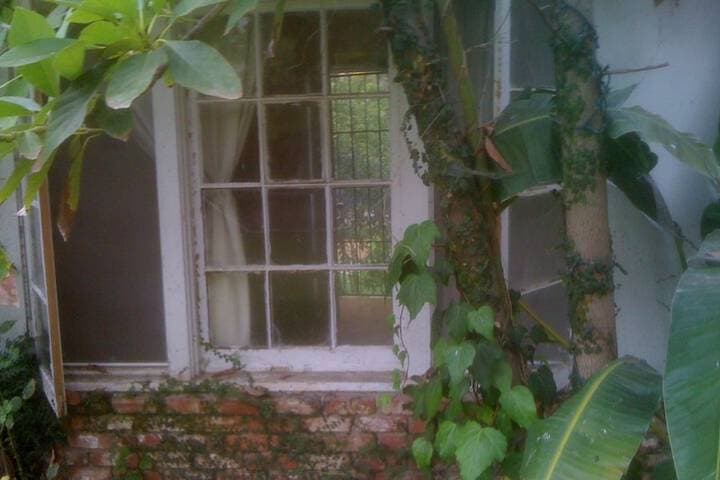 Comfortable Beverly Hills Town House photo 3