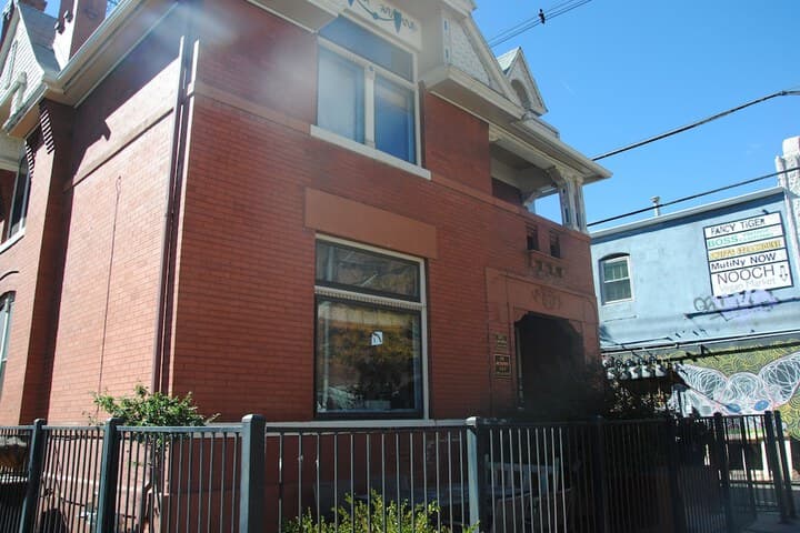 Off Broadway B&B photo 2